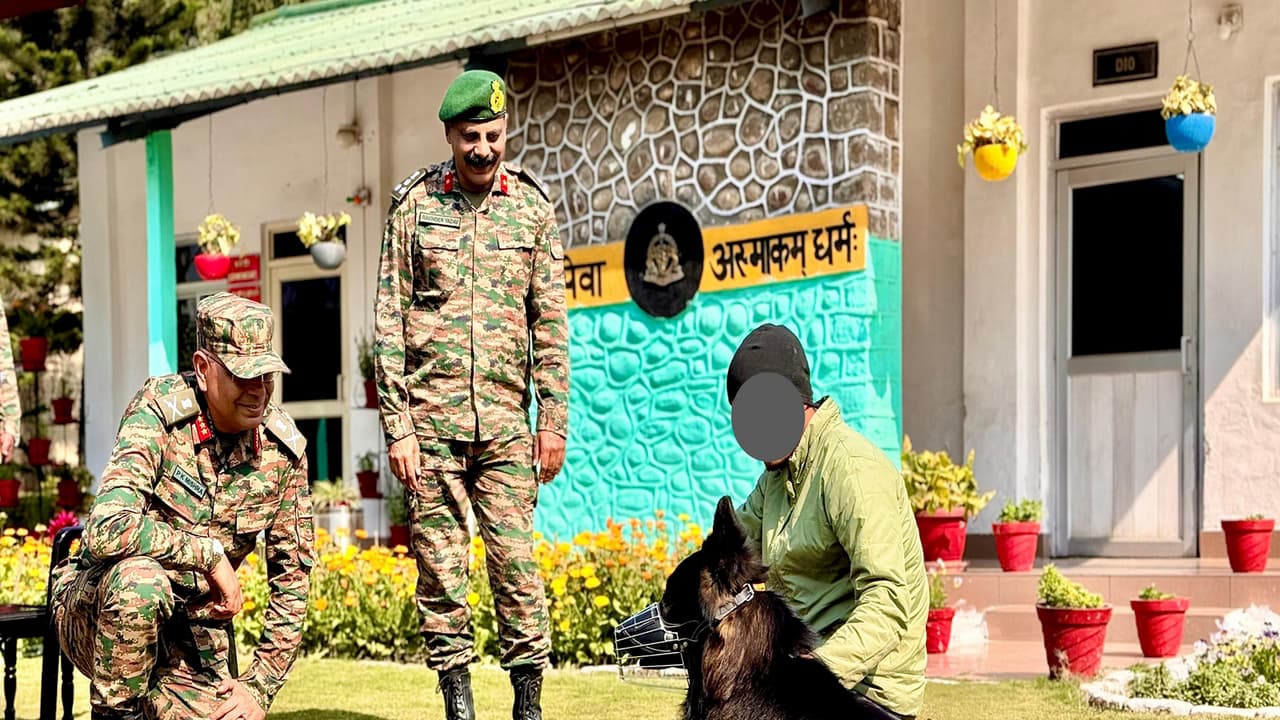 Holi 2025: ಅನಾಥಾಶ್ರಮದ ಮಕ್ಕಳೊಂದಿಗೆ ಭಾರತೀಯ ಸೈನಿಕರ ಬಣ್ಣದಾಟ | Indian Army | Indian Army Red Shield Gunners Celebrate Holi With Orphanage Children In Assam Holi 2025: ಅನಾಥಾಶ್ರಮದ ಮಕ್ಕಳೊಂದಿಗೆ ಭಾರತೀಯ ಸೈನಿಕರ ಬಣ್ಣದಾಟ | Indian Army | Indian Army Red Shield Gunners Celebrate Holi With Orphanage Children In Assam