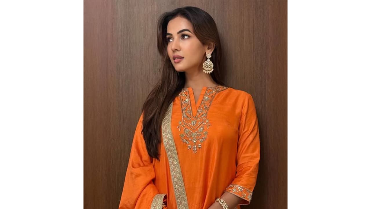 Sonal Chauhan stuck in Dubai amid Middle East crisis, seeks PM's help