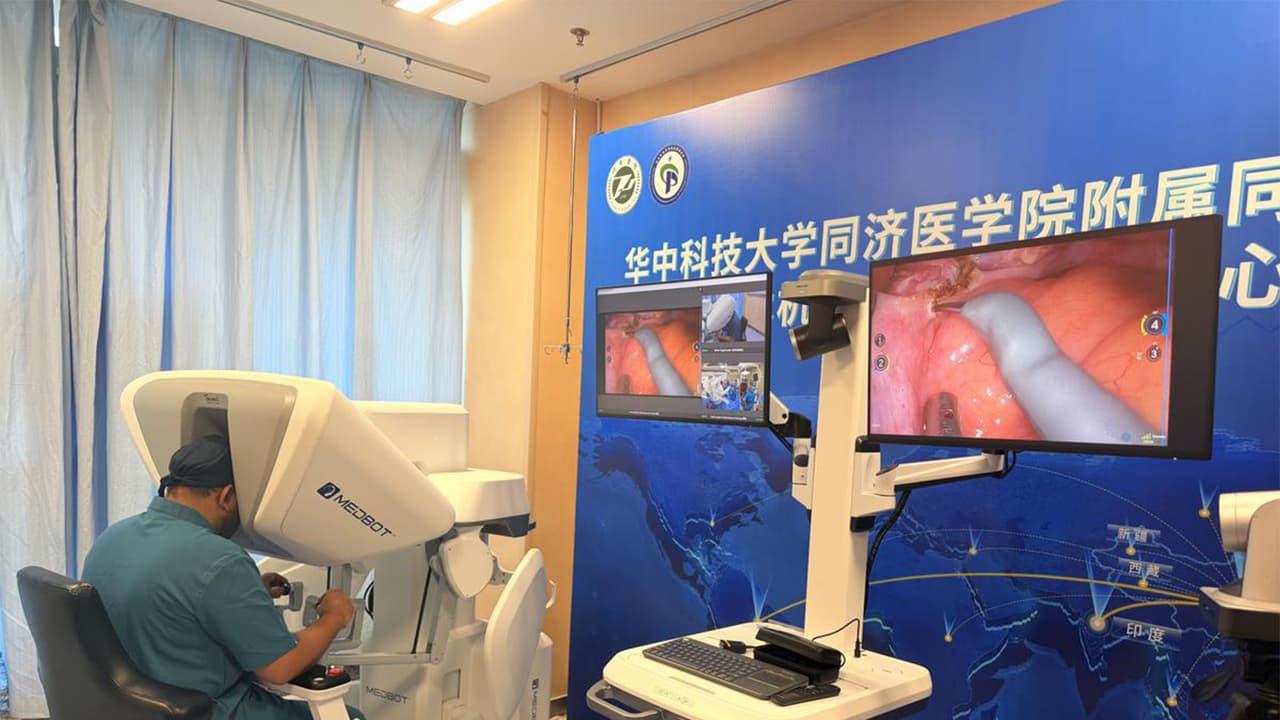 Indian doc in Wuhan performs remote surgery on patient in Hyderabad