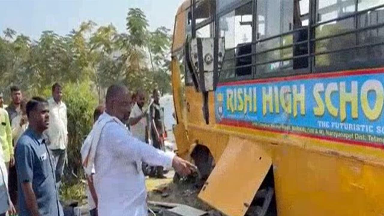 School bus on picnic overturns in Mahbubnagar; several students hurt