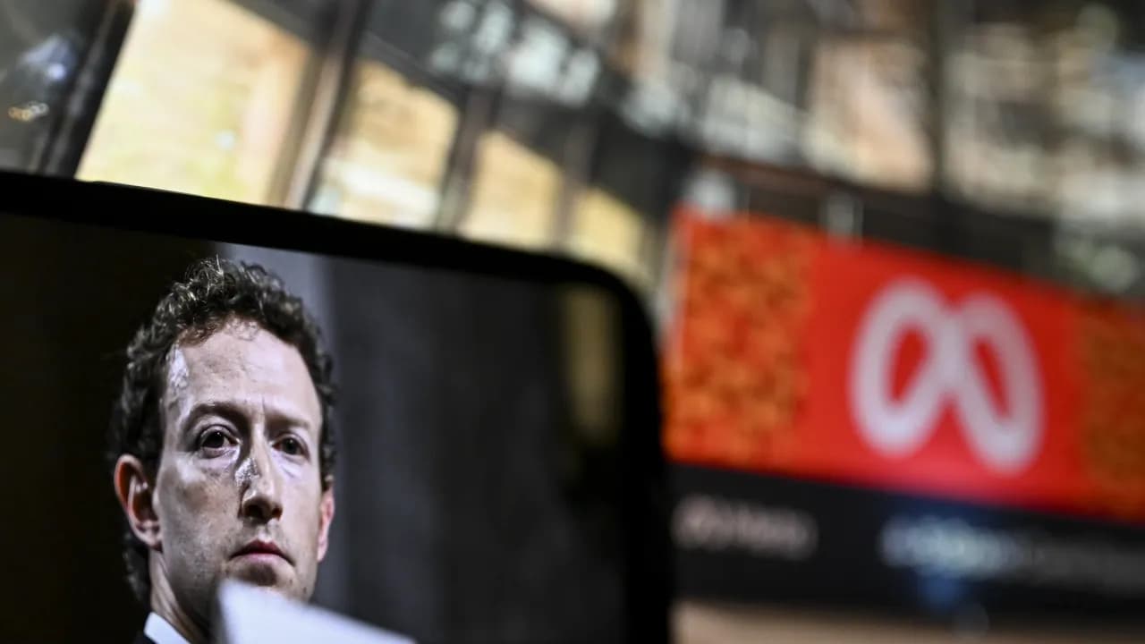 Meta Stock Faces Fresh Pressure? Report Of WhatsApp Privacy Lawsuit Surfaces Ahead Of Q4 Earnings