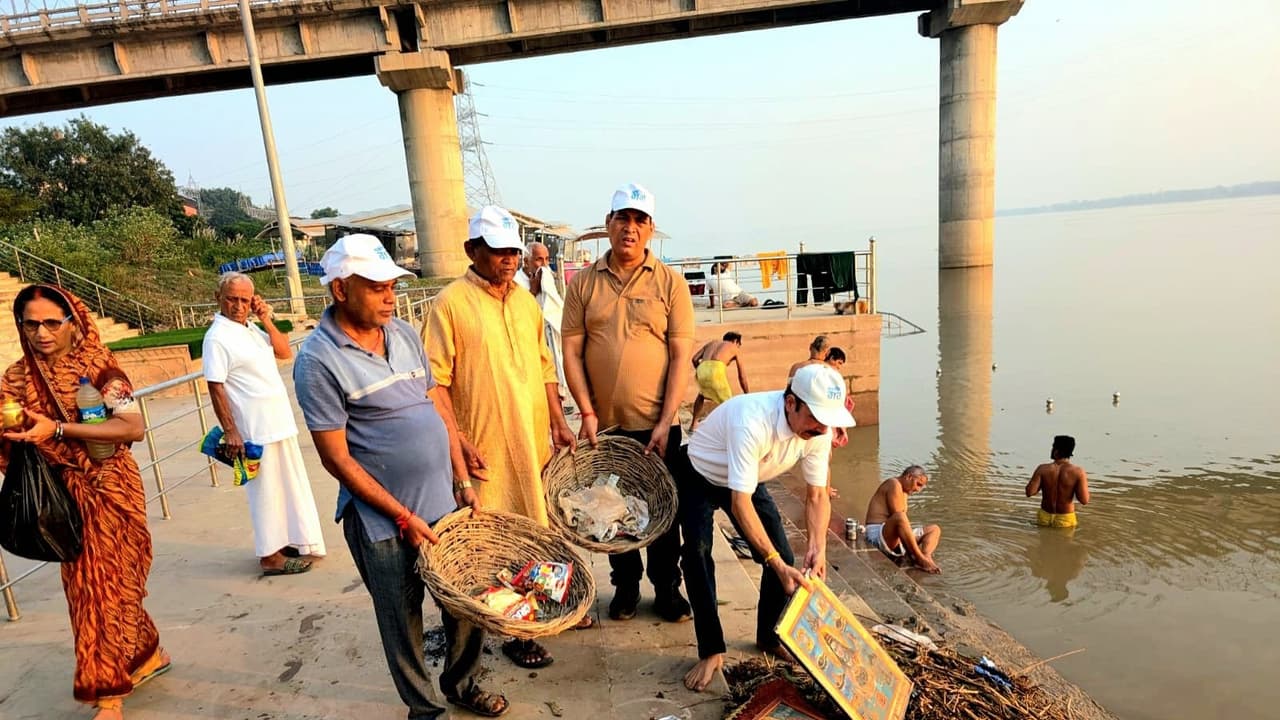 Varanasi: Ganga aarti, cleanliness drive for Gandhi, Shastri Jayanti
