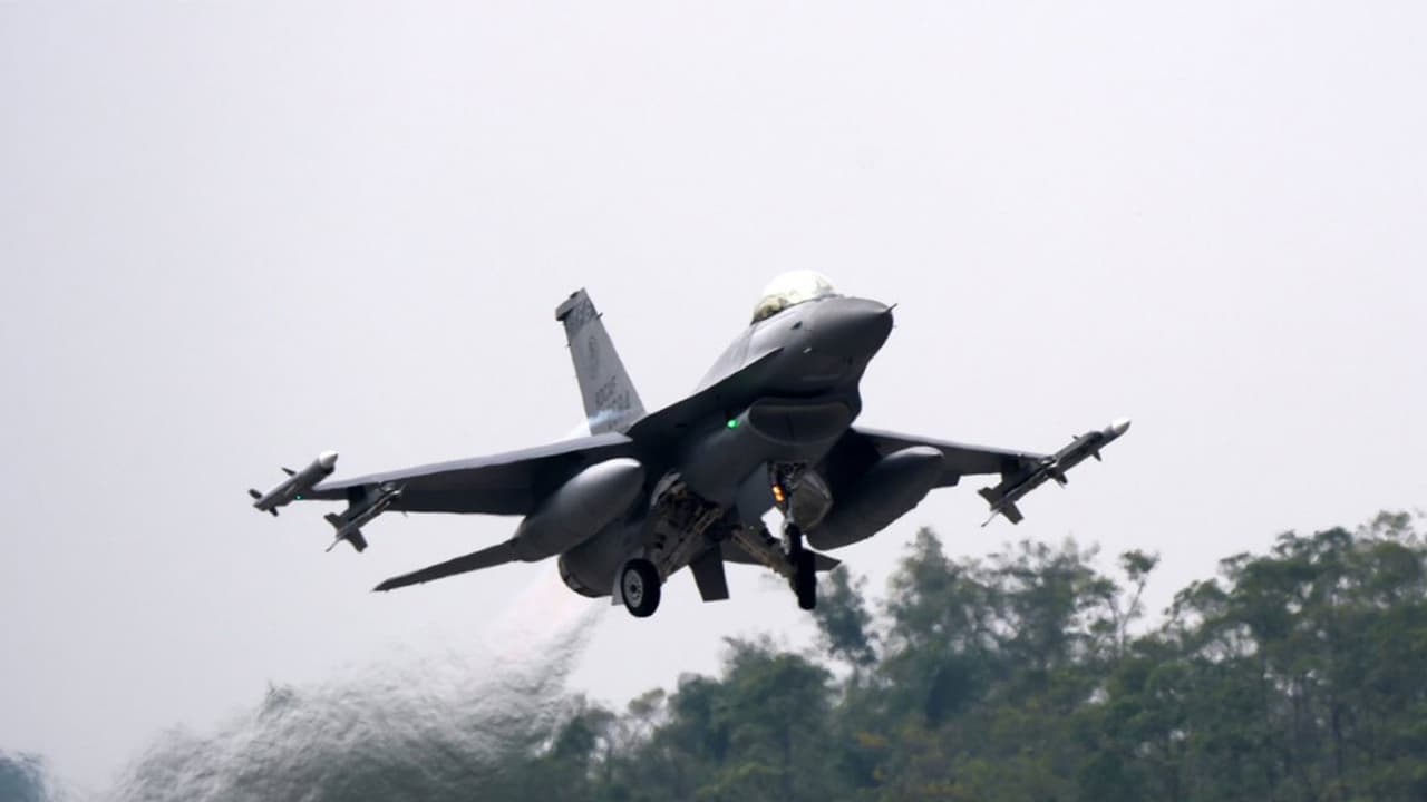 Taiwan detects 8 Chinese aircraft, 7 vessels amid rising tensions