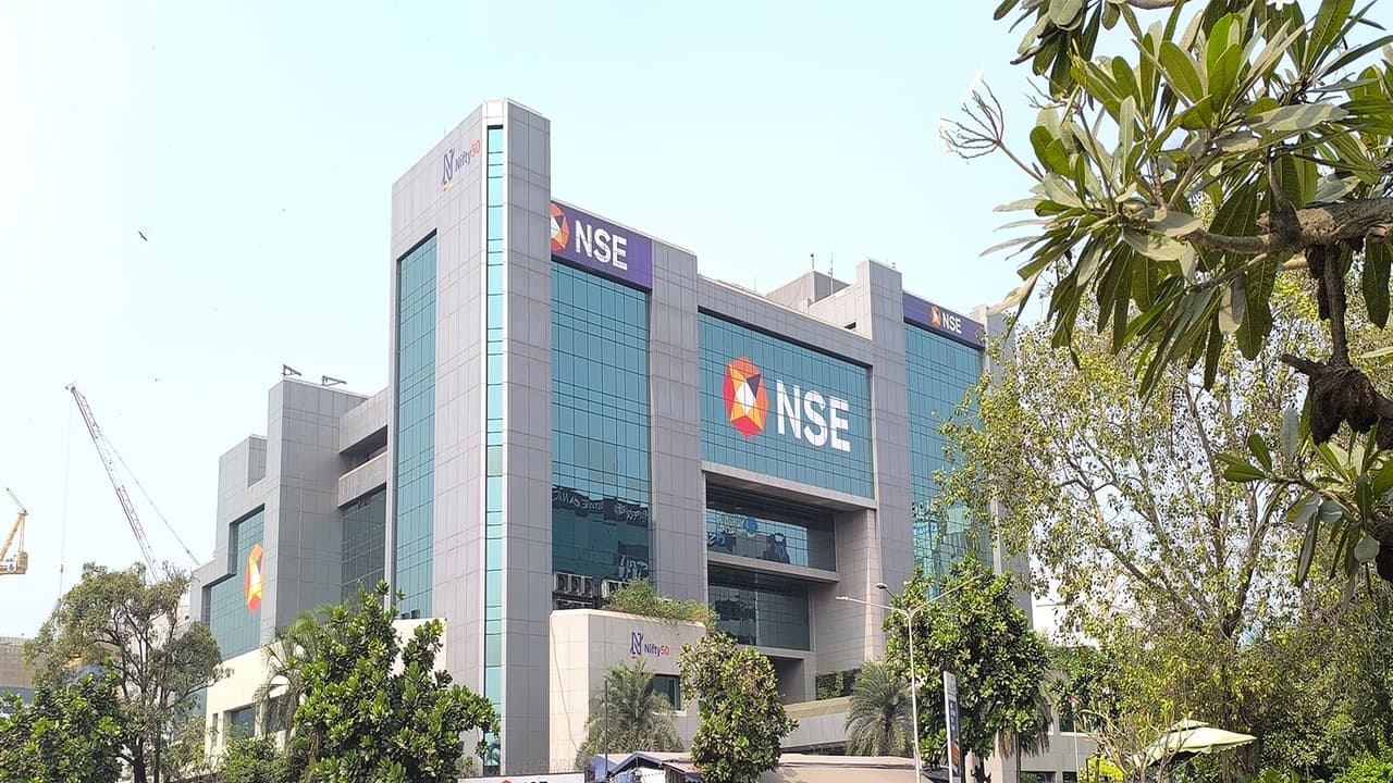 Indian markets dip on US sell-off; Nifty, Sensex open with losses