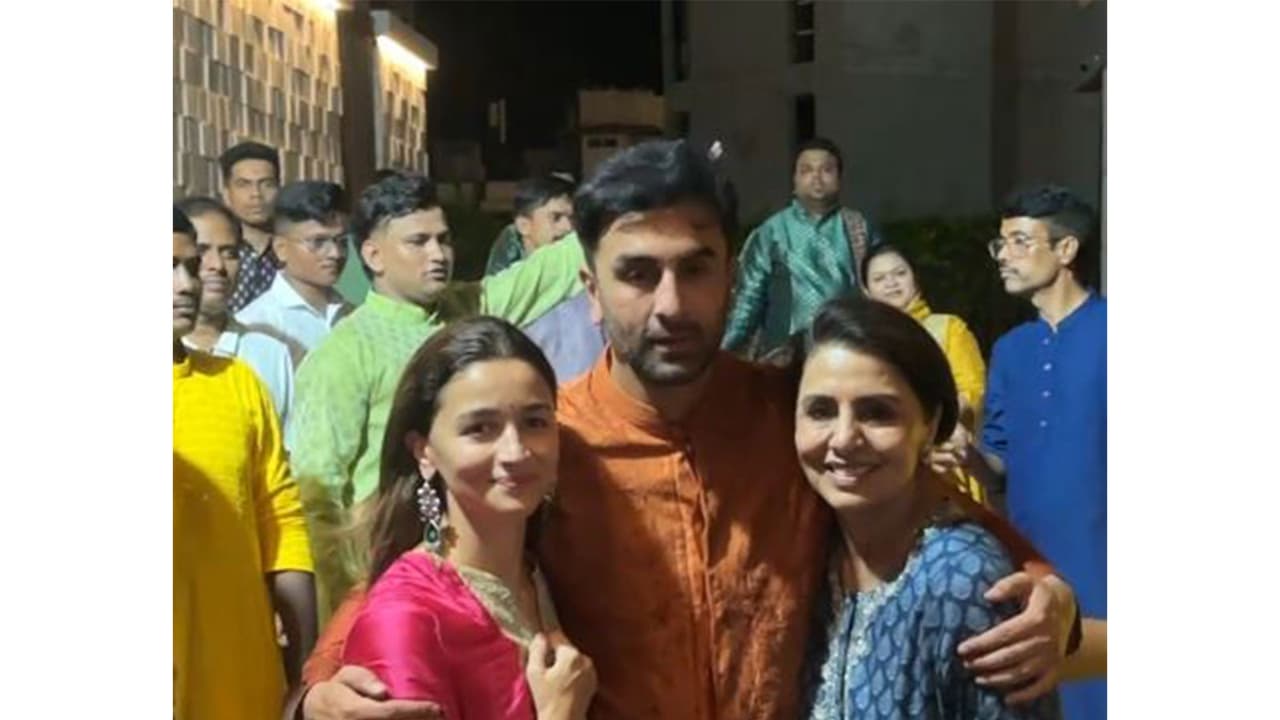 Ranbir Kapoor, Alia Bhatt celebrate Ganpati; pledge to refurbish schools