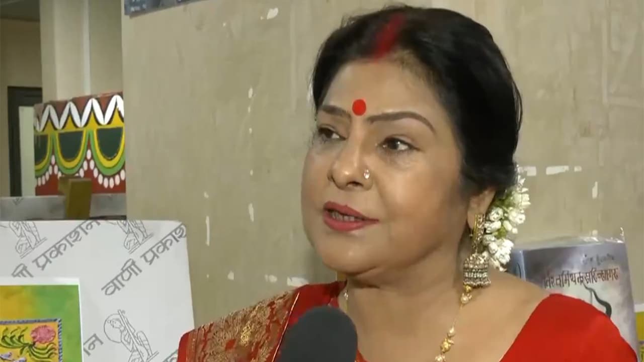 Folk singer Malini Awasthi releases 4th edition of book 'Chandan Kiwad'