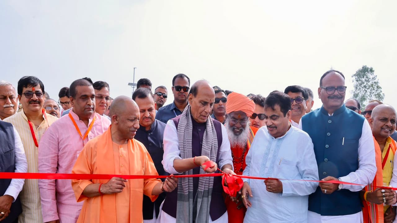 Rajnath, Gadkari, Yogi inaugurate Kanpur-Lucknow Expressway in Unnao