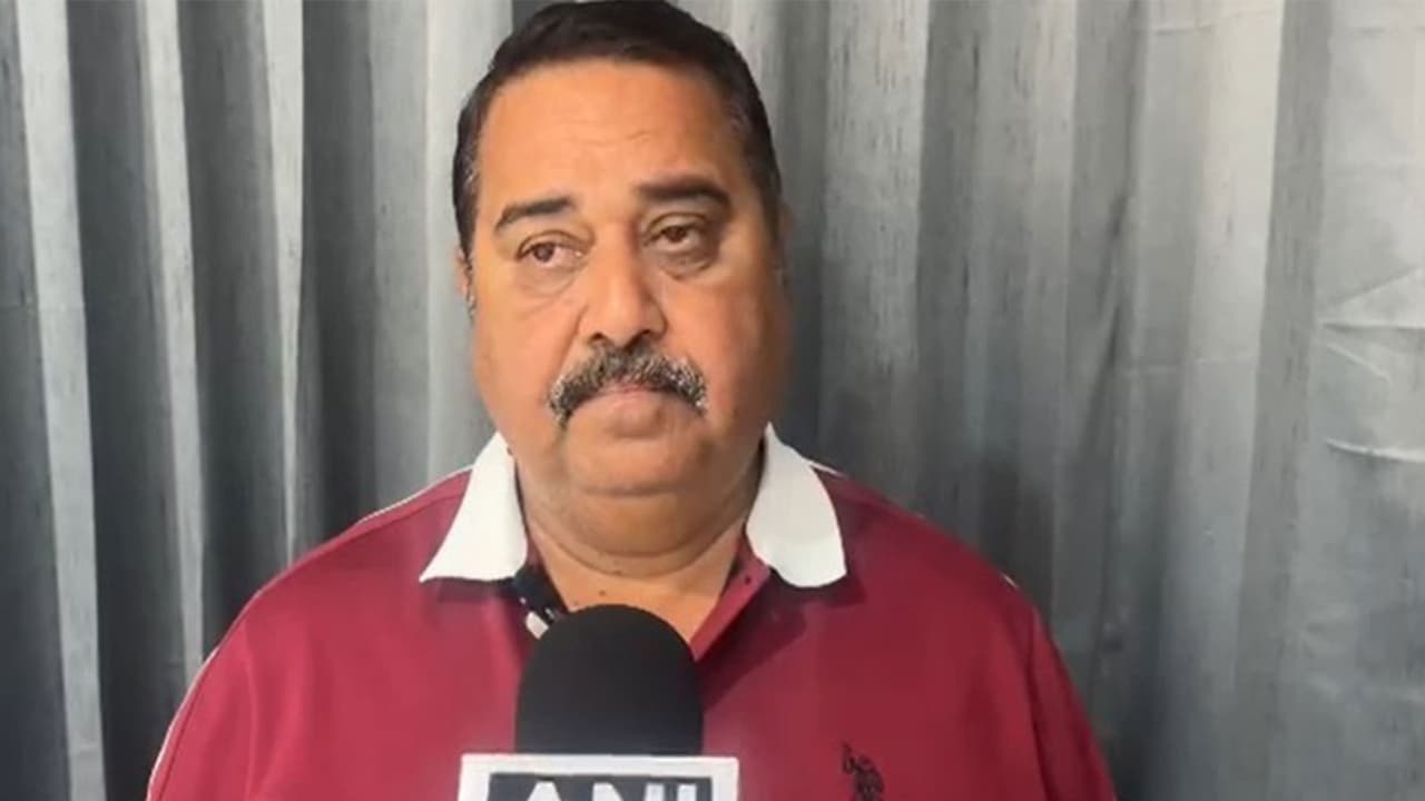 Kohli's coach slams Pak's 'strange' decision to boycott India match