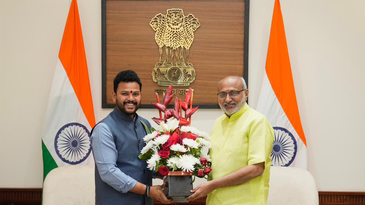 Aviation Minister briefs VP on key initiatives and infra developments