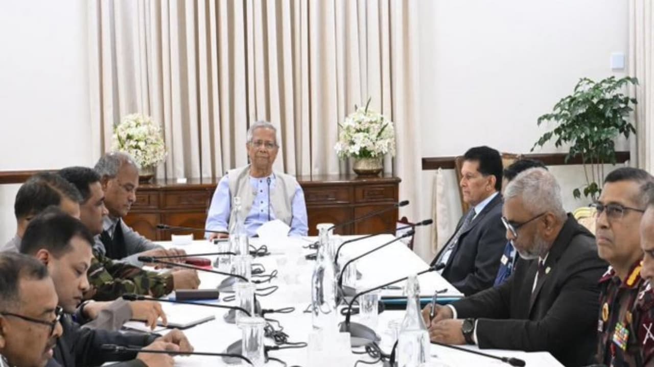 Bangladesh: 31 identified, 6 arrested for attacks on media offices