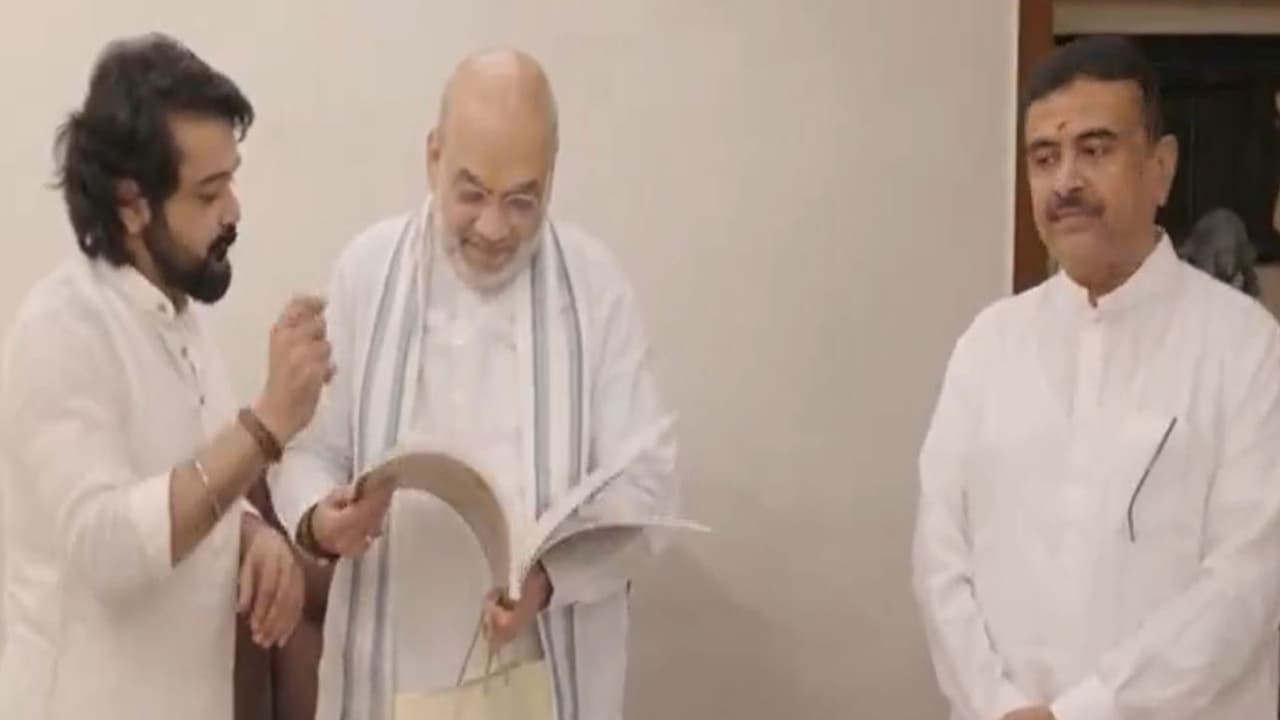 Amit Shah meets actor Prosenjit Chatterjee in Kolkata, talks govt wins