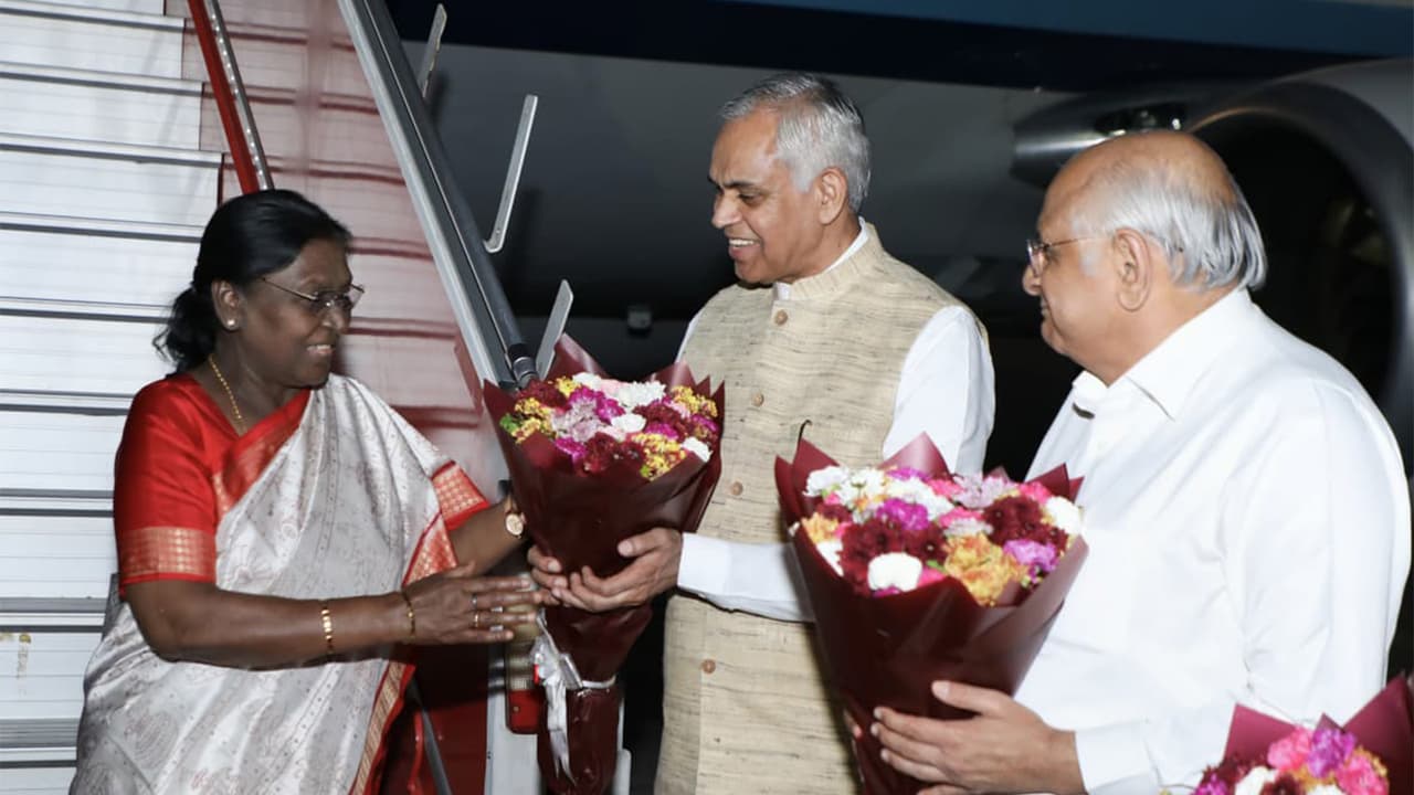 President Murmu in Gujarat, graces first convocation of AIIMS Rajkot
