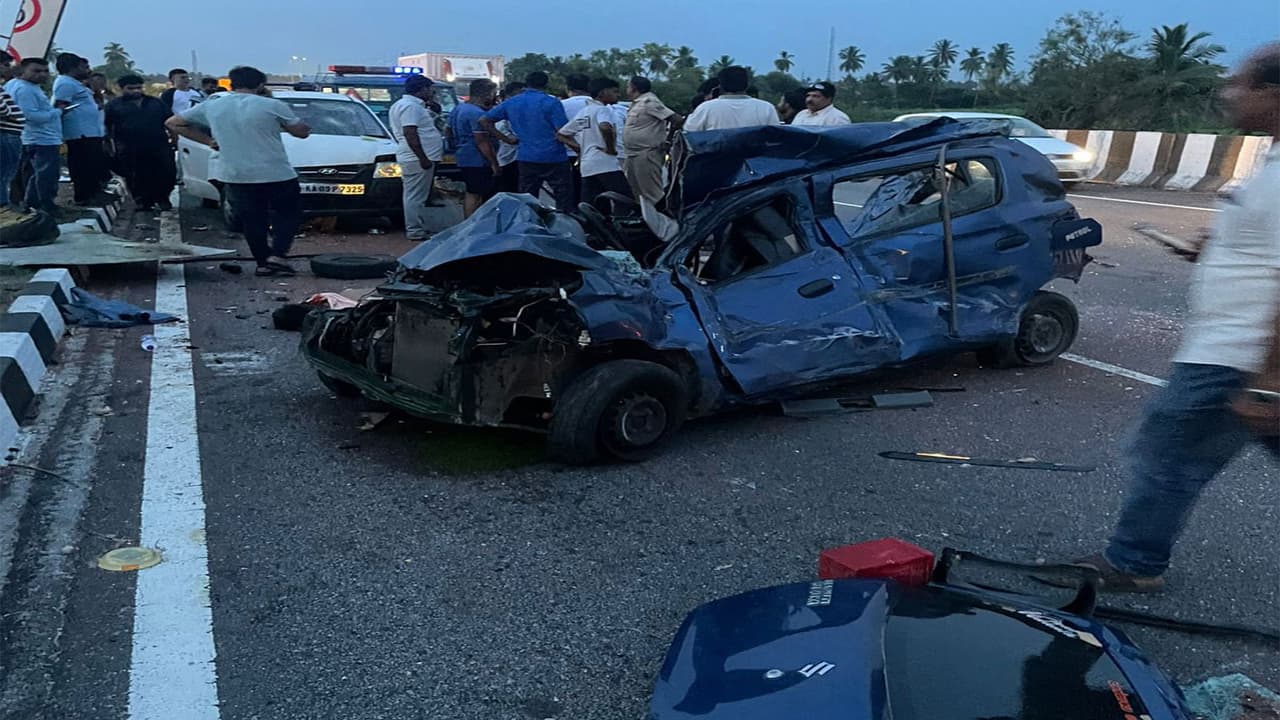 Karnataka: Father, son killed as car overturns on Bengaluru-Mysuru highway