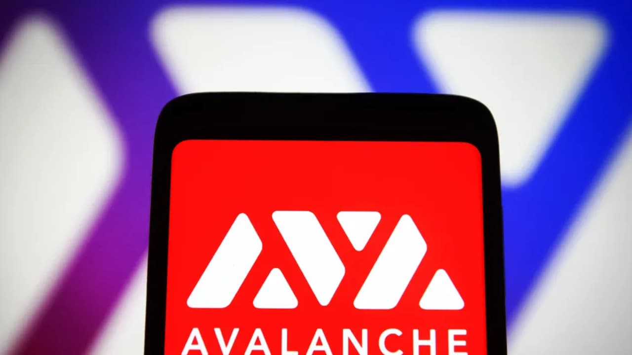 Avalanche Token Hits 6-Month High After Goldman Sachs Brings $100B Treasury Fund To AVAX-Based Network
