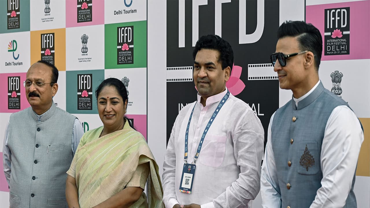 IFFD: Kapil Mishra visits exhibition on Indian cinema's global journey