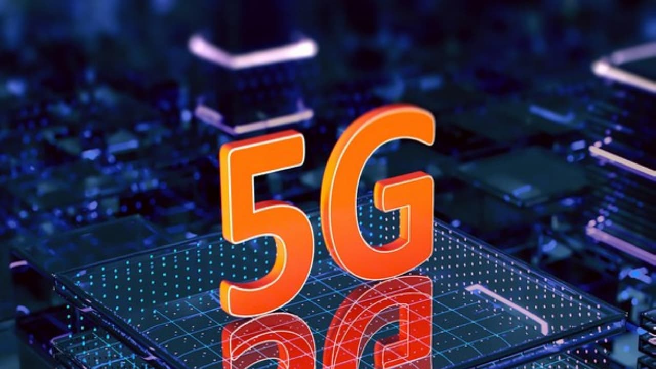 India's Telecom Sector Ends 2025 Strong, Subscriber Base Hits 1.2B