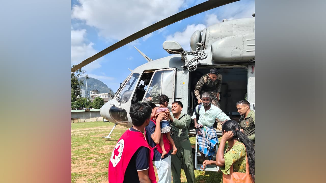 Cyclone Ditwah: India sends 53 tons of aid to Sri Lanka amid crisis