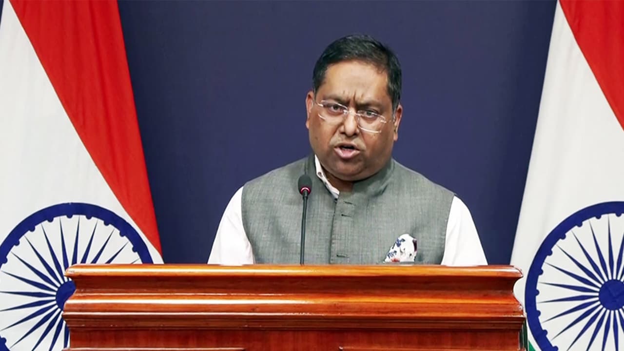 India slams Pakistan's 'ridiculous' claim on Sri Lanka aid flight