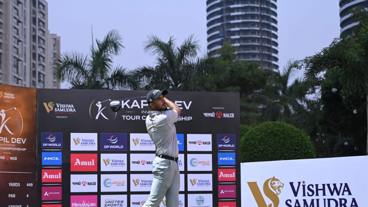कपिल देव इन्व्हिटेशनल गोल्फमध्ये शौर्य भट्टाचार्यची दोन शॉट्सची आघाडी