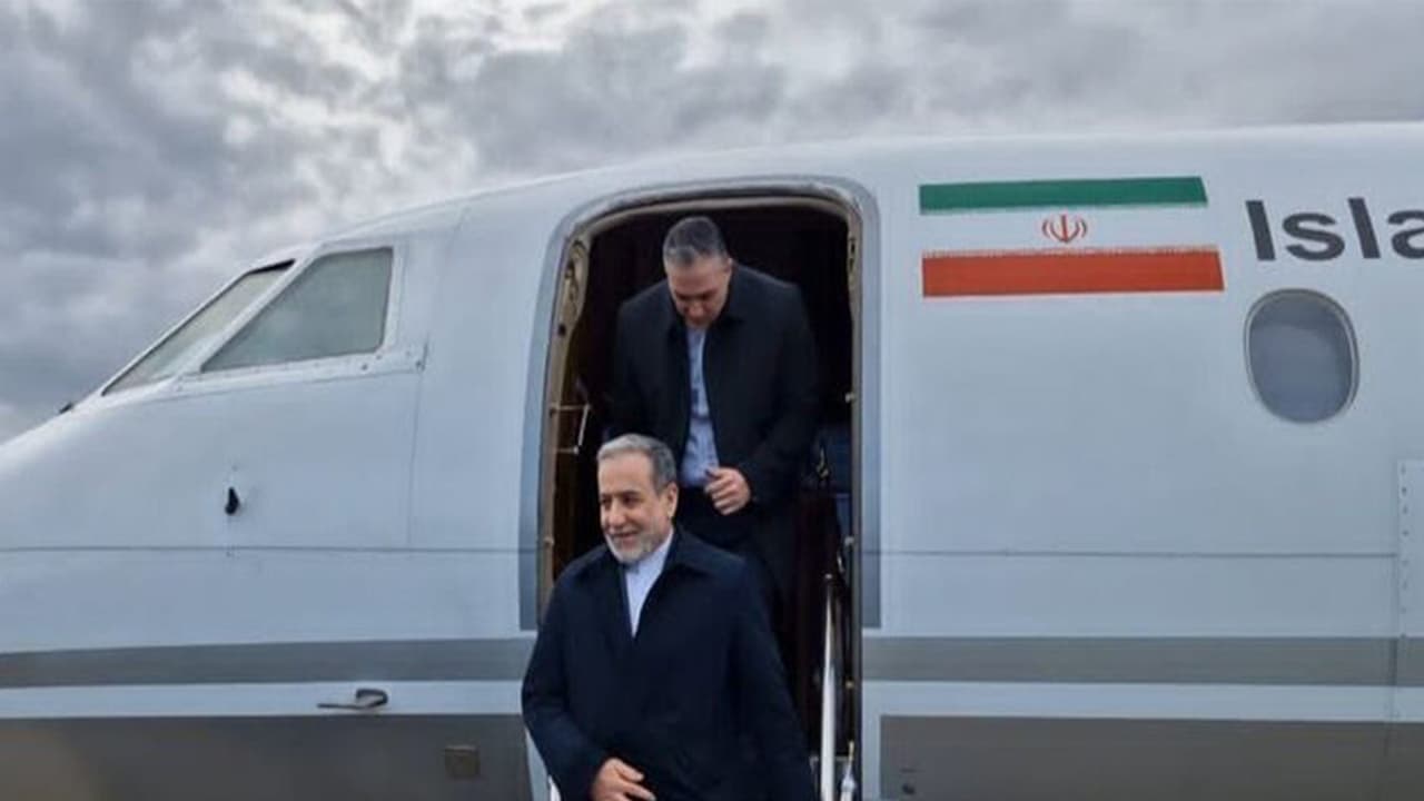 Iran's Diplomatic Push Continues as Top Envoy Meets Putin in Russia