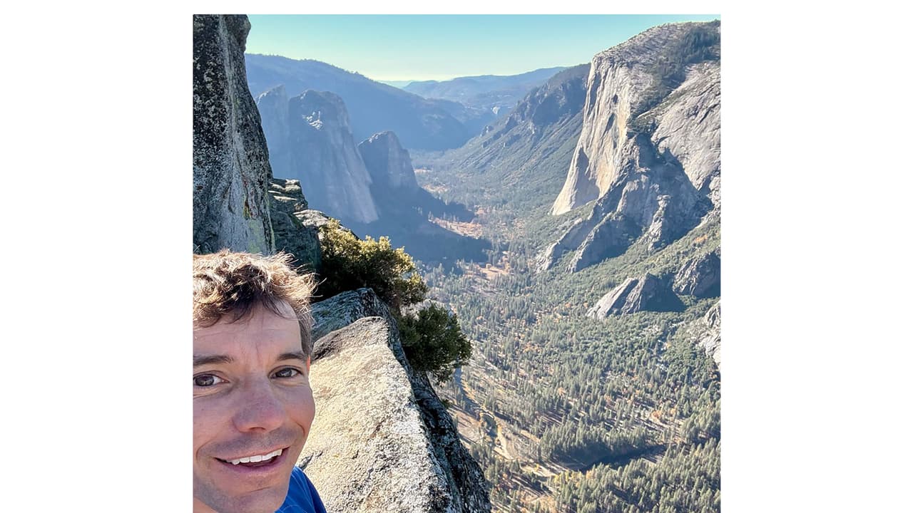 Alex Honnold to free-climb Taipei 101 live on Netflix this January