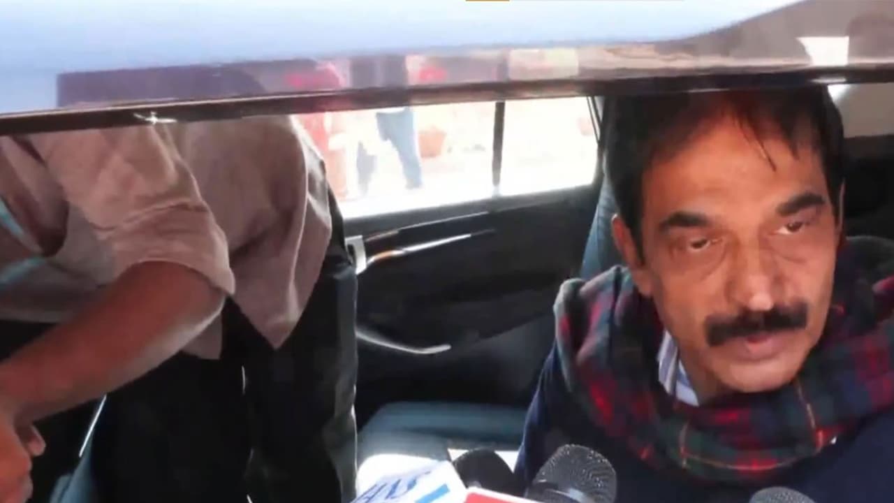 Congress alleges govt pressure on Chair, ready for privilege motion