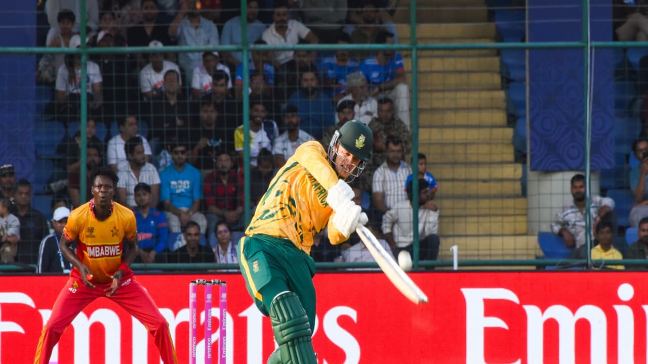 South Africa beat Zimbabwe by 5 wickets to end Super Eights unbeaten