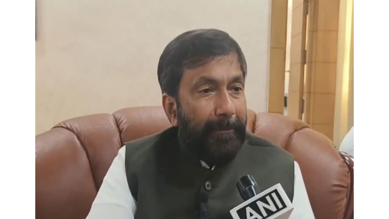 Congress' Saleem Ahmed slams PM Modi over 'massive failure' in jobs