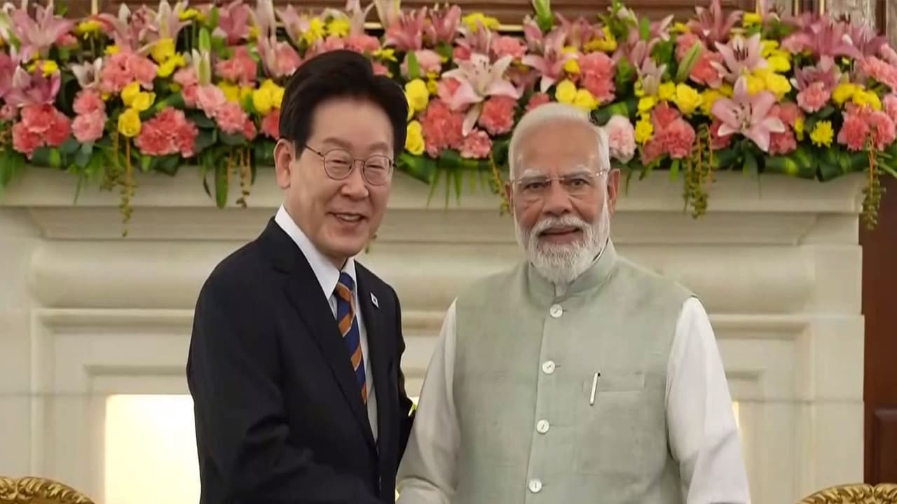 India, South Korea deepen strategic ties, focus on defence, economy