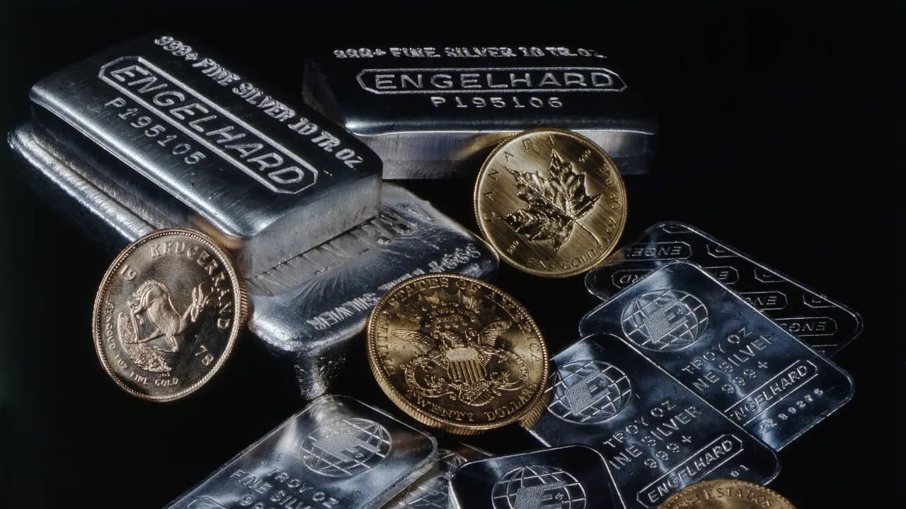 Gold, Silver Prices Climb To Fresh Record Highs Amid Renewed Trade Tensions Between US, China