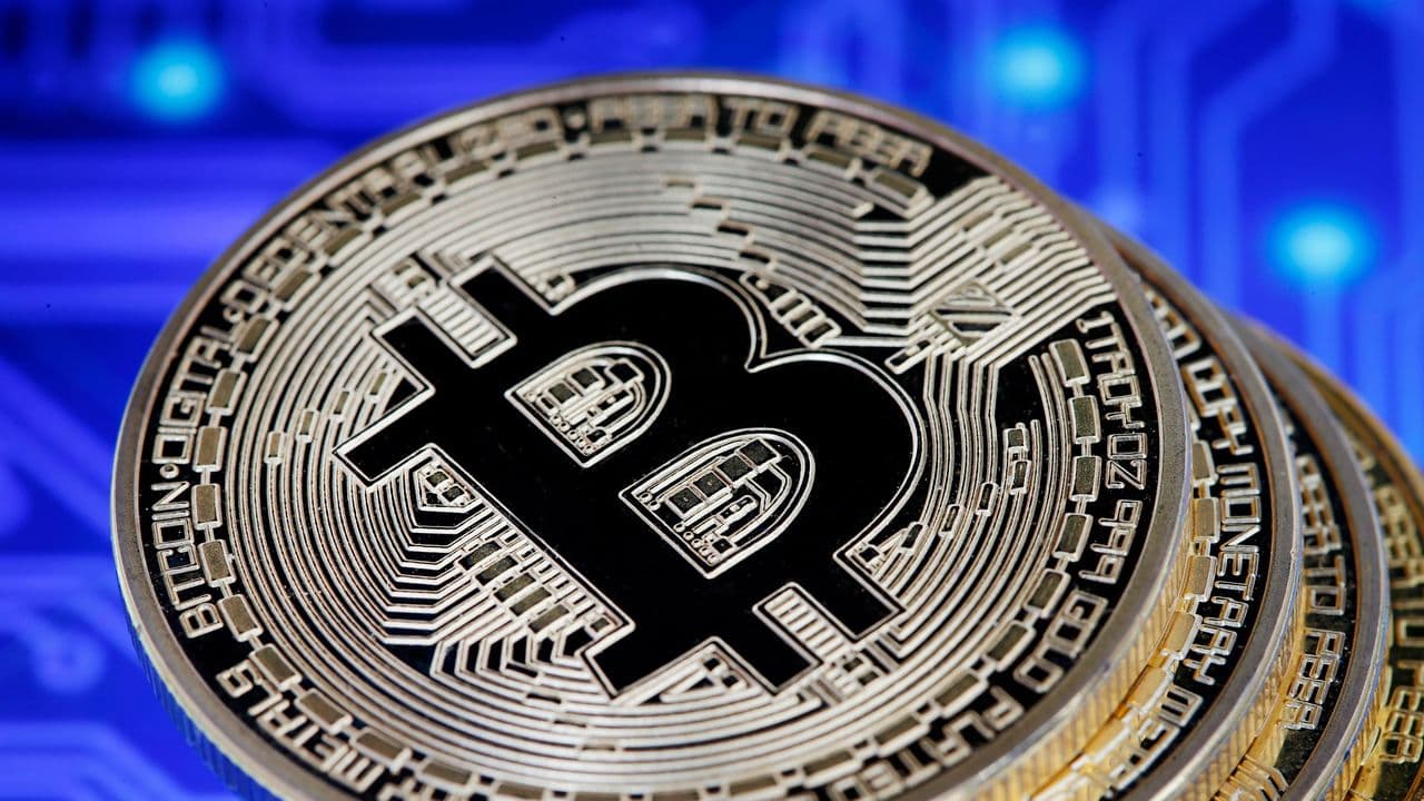 Bitcoin Drops Below $77K Ahead Of Potential Fed Rate Hike – CLARITY Act Vote Set To Add Crypto Volatility, Says Analyst