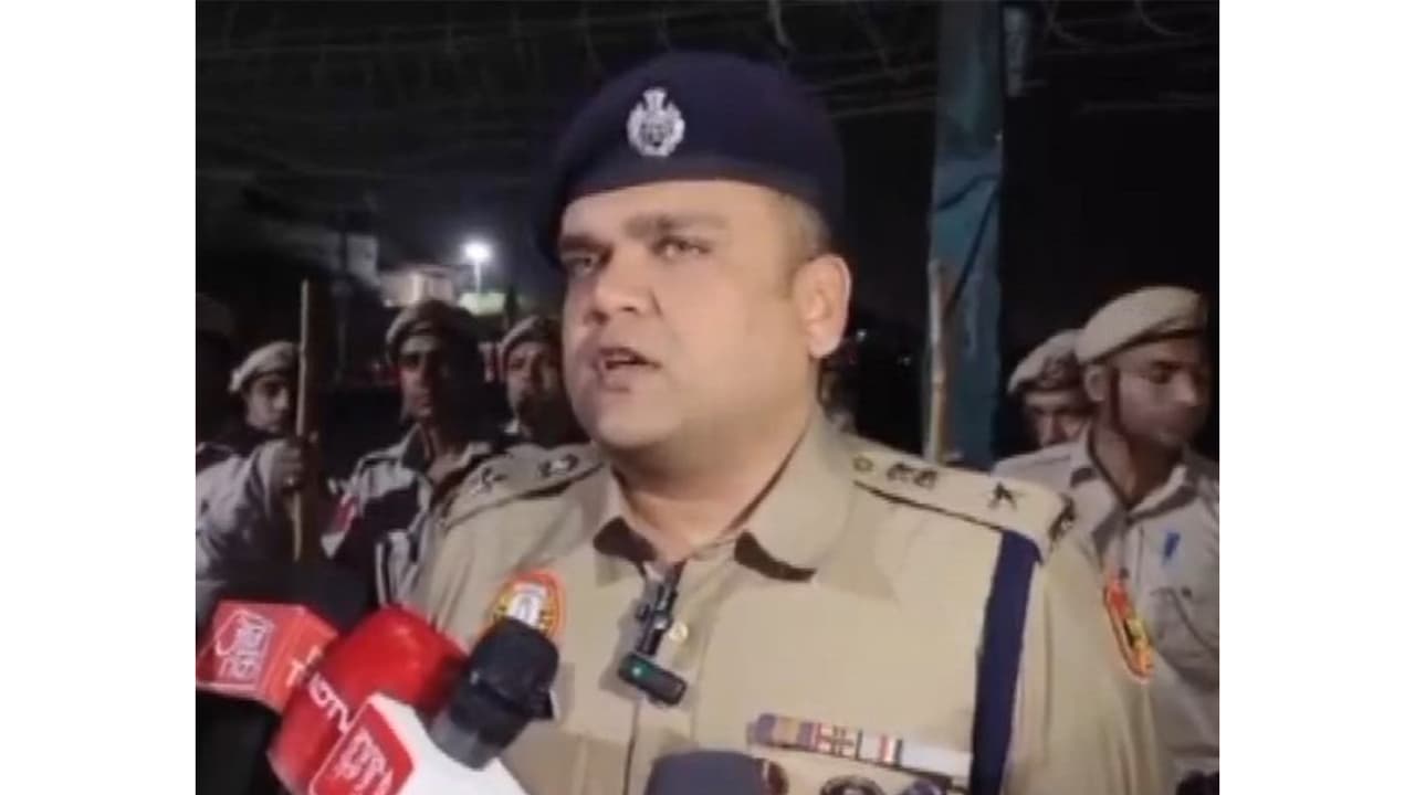 Delhi Police's major crackdown on crime in Milan Vihar, Wazirabad