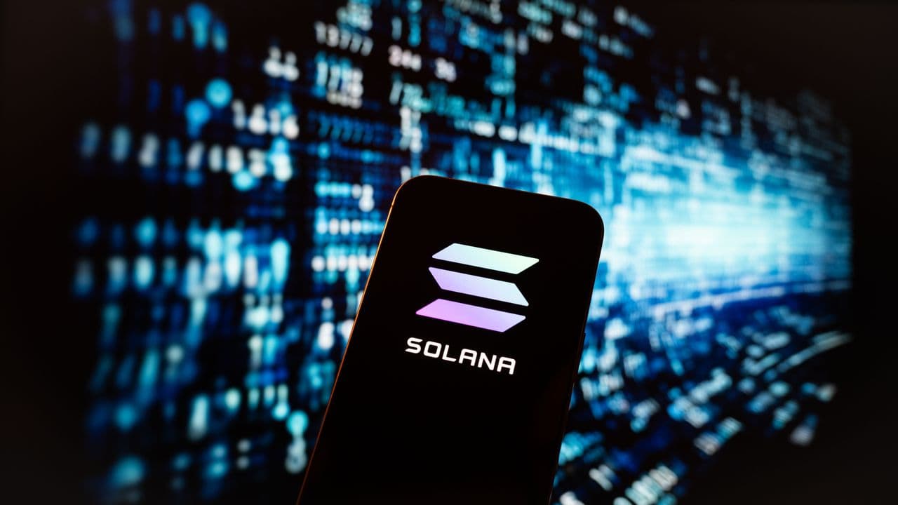 Solana Outpaces Bitcoin As Record $1.2B ETF Inflows Fuel SOL Rally Toward $100