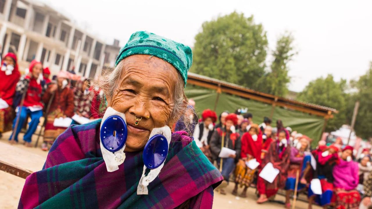 How a community eye hospital gave an elderly Nepal couple their sight