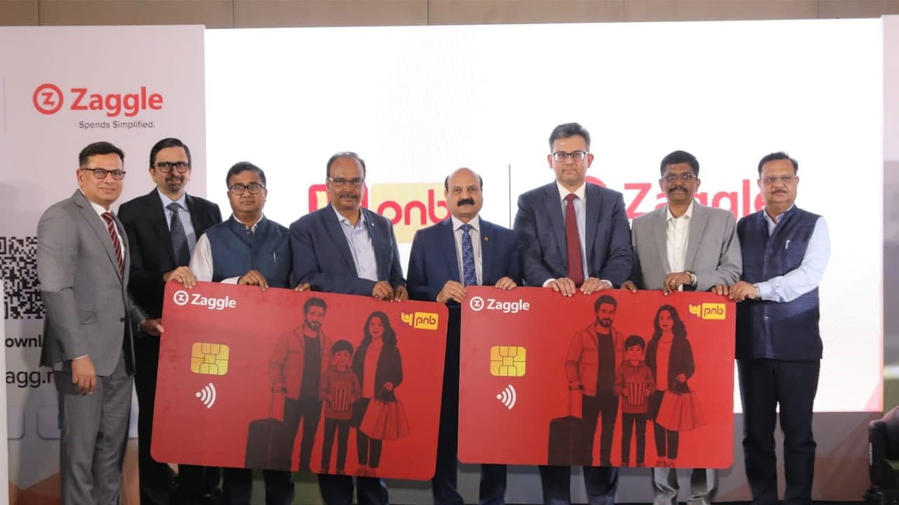 PNB और Zaggle ने लॉन्च किया भारत का पहला बायो-डिग्रेडेबल 'ट्विन क्रेडिट कार्ड'; युवाओं और पर्यावरण पर फोकस