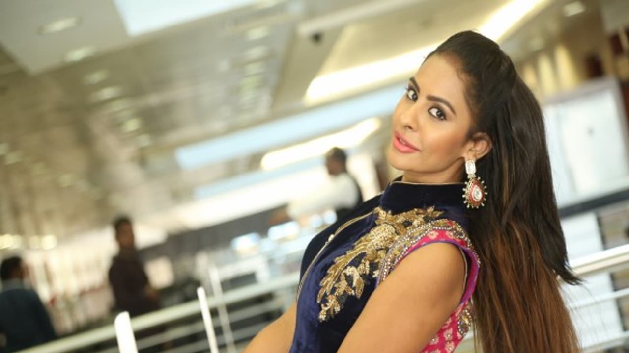 Anchor Reddy ஸ்ரீ ரெட்டி ஒரு செய்தி வாசிப்பாளரா..!! தெரியுமா இந்த செய்தி... | Is Sri ...