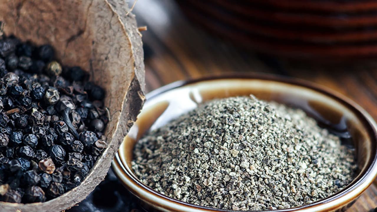 കുരുമുളക് കൊണ്ട് ശരീരഭാരം കുറയ്ക്കാം? കുരുമുളക് കൊണ്ട് ശരീരഭാരം കുറയ്ക്കാം?