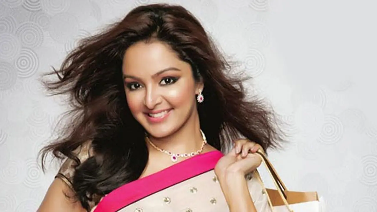 Despite of average box office performance, Manju Warrier hikes fees higher Despite of average box office performance, Manju Warrier hikes fees higher