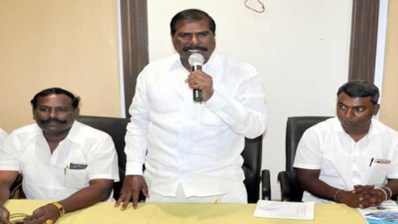 சரக்கு, சேவை வரி உயர்வால் நெசவுத் தொழில் நலிவடைவதால் அதனைக் குறைக்க வேண்டும் – ஜி.கே,மணி ஆலோசனை… சரக்கு, சேவை வரி உயர்வால் நெசவுத் தொழில் நலிவடைவதால் அதனைக் குறைக்க வேண்டும் – ஜி.கே,மணி ஆலோசனை…