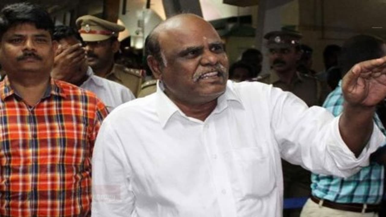 கொல்கத்தா பிரெசிடென்சி சிறையில் அடைக்கப்பட்டார் முன்னாள் நீதிபதி கர்ணன்... கொல்கத்தா பிரெசிடென்சி சிறையில் அடைக்கப்பட்டார் முன்னாள் நீதிபதி கர்ணன்...