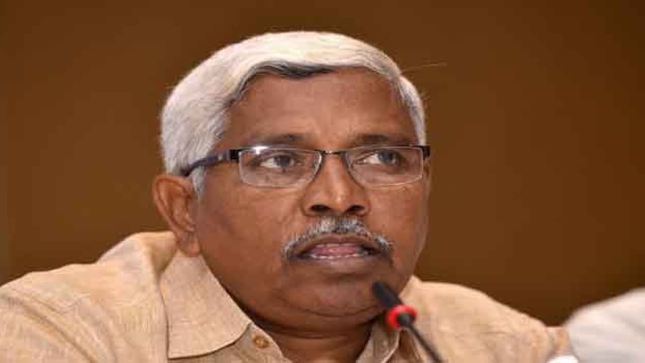 మహా కూటమిలో సీట్ల లొల్లి: కోదండరామ్ తో చాడ, రమణ భేటీ మహా కూటమిలో సీట్ల లొల్లి: కోదండరామ్ తో చాడ, రమణ భేటీ