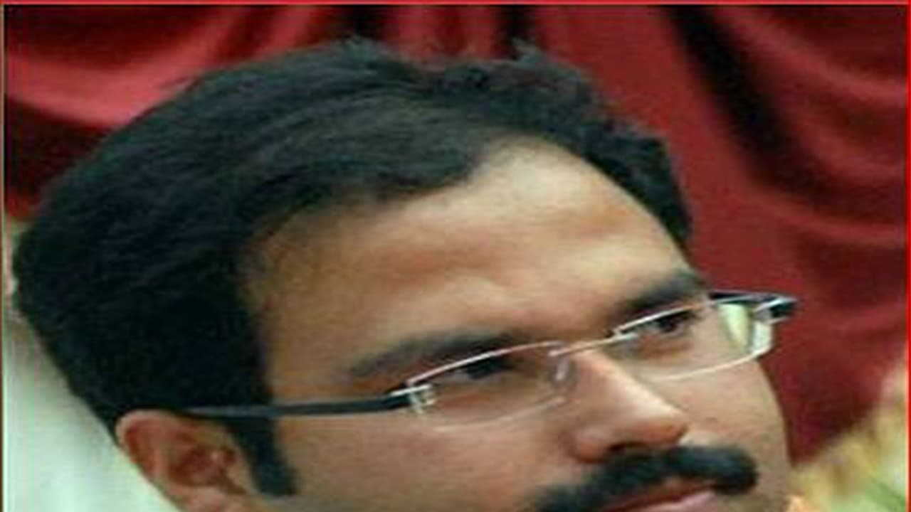 ‘ನೀಚ ನಾಲಾಯಕ್ ಸಚಿವ ಅನಂತಕುಮಾರ್ ಹೆಗಡೆ’ ‘ನೀಚ ನಾಲಾಯಕ್ ಸಚಿವ ಅನಂತಕುಮಾರ್ ಹೆಗಡೆ’