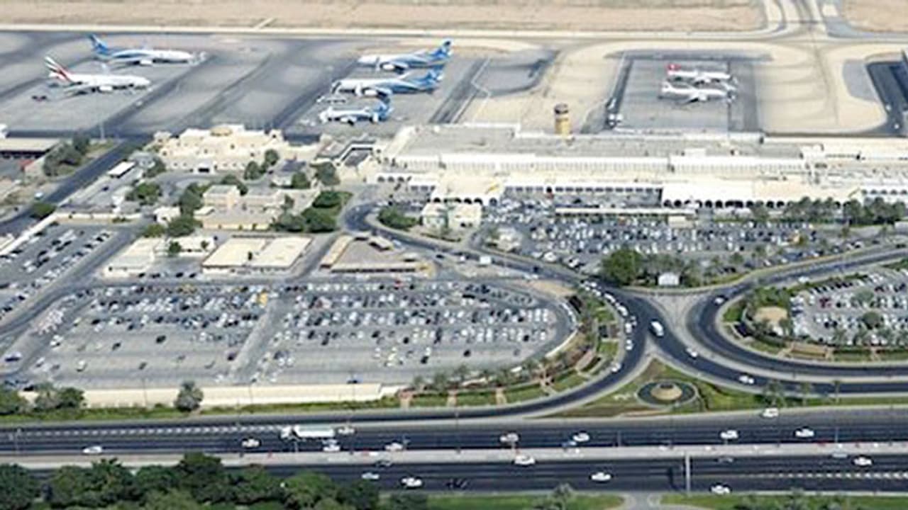 മസ്കറ്റില് നിയമ വിരുദ്ധമായി താമസിക്കുന്ന ബാച്ചിലേഴ്സിനെ ഒഴിപ്പിച്ച് തുടങ്ങി മസ്കറ്റില് നിയമ വിരുദ്ധമായി താമസിക്കുന്ന ബാച്ചിലേഴ്സിനെ ഒഴിപ്പിച്ച് തുടങ്ങി