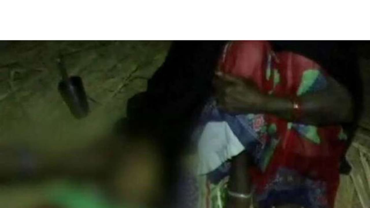 മദ്യം ഒളിപ്പിച്ചെന്ന് ആരോപിച്ച് പോലീസ് മര്ദ്ദനം; ഗര്ഭിണി മരിച്ചു മദ്യം ഒളിപ്പിച്ചെന്ന് ആരോപിച്ച് പോലീസ് മര്ദ്ദനം; ഗര്ഭിണി മരിച്ചു