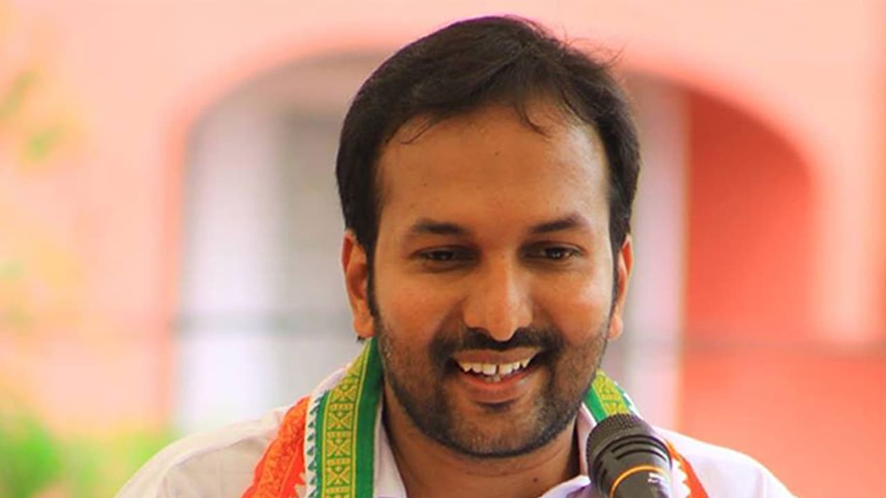 Covid Kerala : പി സി വിഷ്ണുനാഥിന് കൊവിഡ്; കൊല്ലത്ത് രോഗബാധിതനാകുന്ന മൂന്നാമത്തെ എംഎൽഎ Covid Kerala : പി സി വിഷ്ണുനാഥിന് കൊവിഡ്; കൊല്ലത്ത് രോഗബാധിതനാകുന്ന മൂന്നാമത്തെ എംഎൽഎ