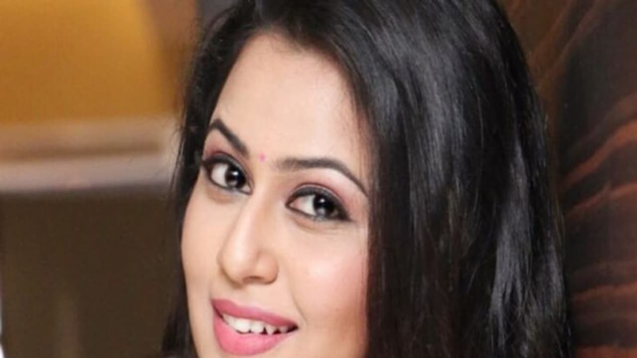 என்னாது அண்ணாதுரை படத்தின் ஹீரோயின் லயோலா கல்லூரி மாணவியா? இன்னும் தெரிஞ்சுக்க இதை படிங்க...