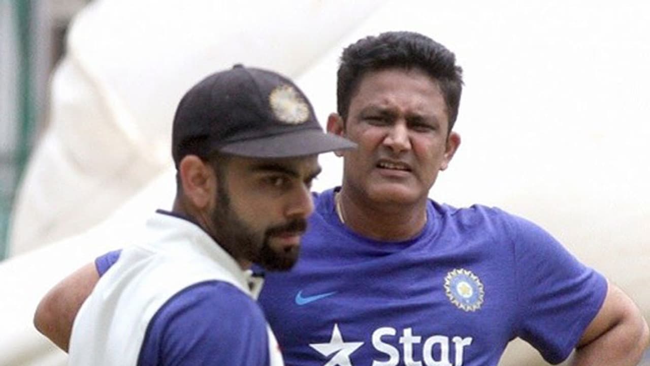 ನೆಟ್ ಬಳಿ ಕೋಚ್ ಕುಂಬ್ಳೆಯನ್ನು ನೋಡಿ ಮುಖ ಸಿಂಡರಿಸಿ ಕಾಲ್ಕಿತ್ತ ಕೊಹ್ಲಿ! ನೆಟ್ ಬಳಿ ಕೋಚ್ ಕುಂಬ್ಳೆಯನ್ನು ನೋಡಿ ಮುಖ ಸಿಂಡರಿಸಿ ಕಾಲ್ಕಿತ್ತ ಕೊಹ್ಲಿ!