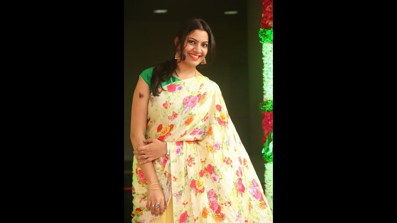 తల్లి కాబోతున్న గీతా మాధురి! తల్లి కాబోతున్న గీతా మాధురి!