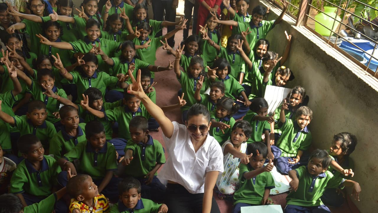 கார்த்தி, சூர்யா கதாநாயகியின் புதிய பிசினஸ்... கார்த்தி, சூர்யா கதாநாயகியின் புதிய பிசினஸ்...