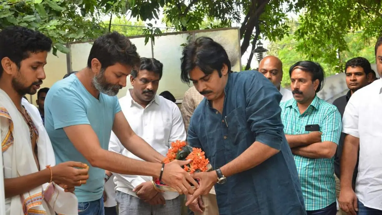 పవన్ త్రివిక్రమ్ కాంబినేషన్ లో భారీ బడ్జెట్ తో కోబలి? పవన్ త్రివిక్రమ్ కాంబినేషన్ లో భారీ బడ్జెట్ తో కోబలి?